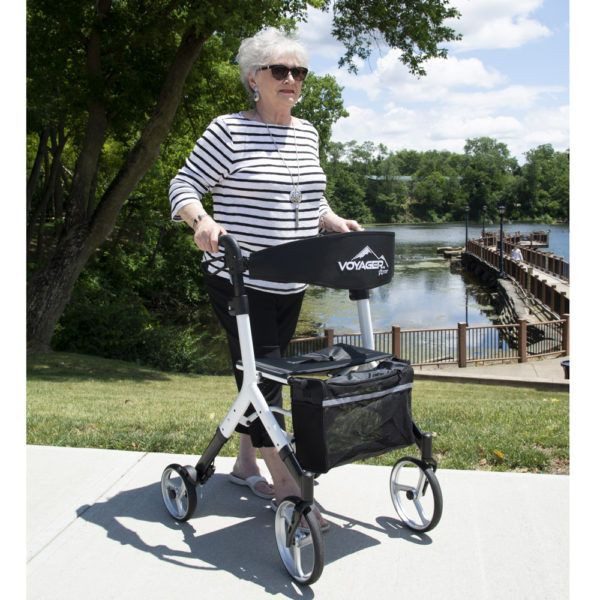 Voyager Rollator Lifestyle image